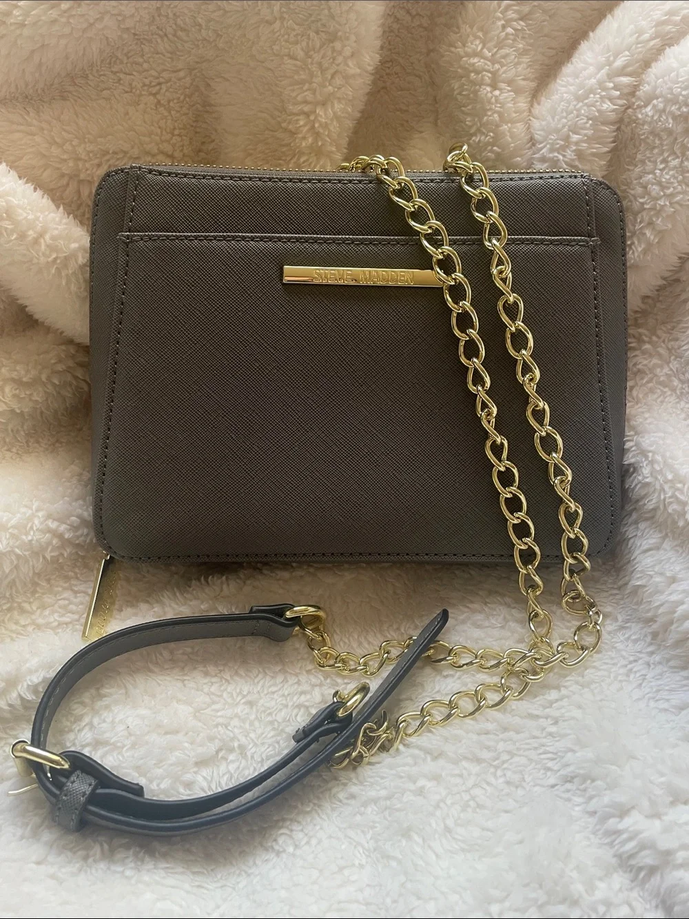 Steve Madden Gray Taupe Crossbody with Gold Chain Strap